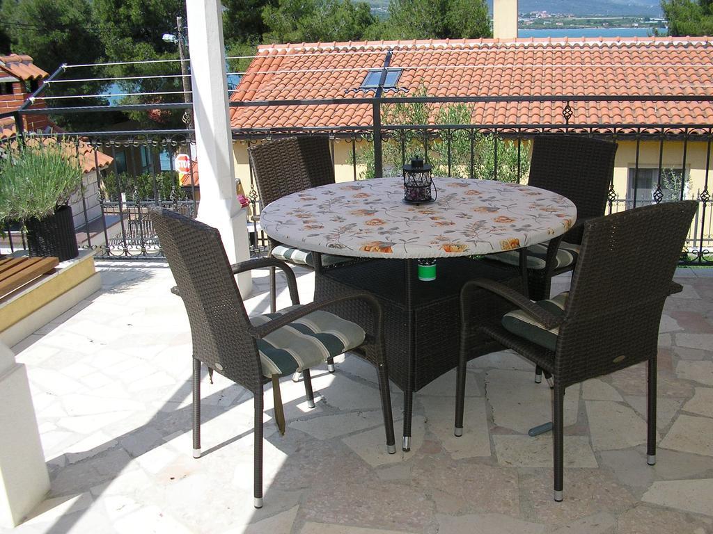 Apartments Viki Trogir Exterior foto