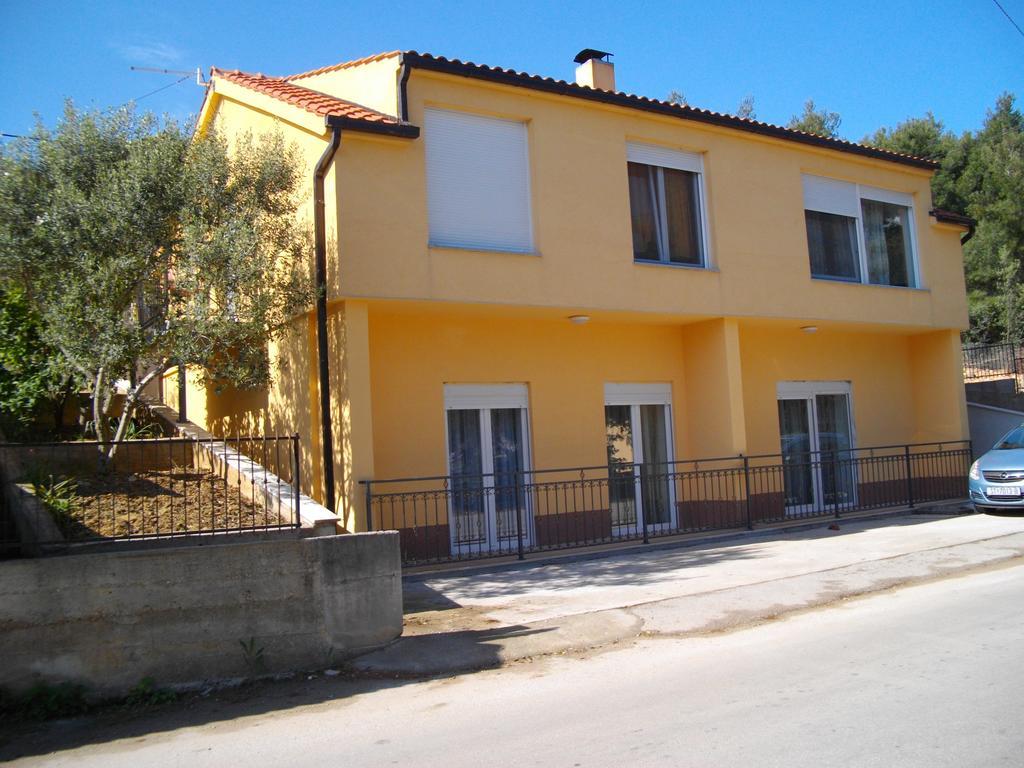Apartments Viki Trogir Exterior foto